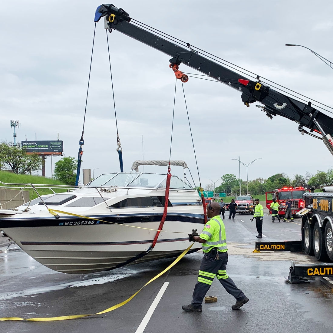 VULCAN Round Sling - Heavy Duty - 8 Foot - Red - Safe Working Load of 13,200 Lbs. (V) - 10,600 Lbs. (C) and 26,400 Lbs. (B)