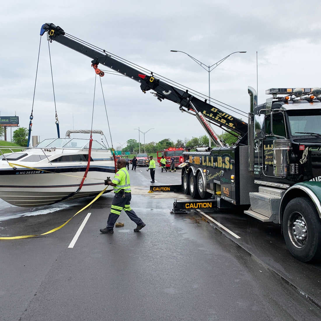 VULCAN Round Sling - Heavy Duty - 8 Foot - Red - Safe Working Load of 13,200 Lbs. (V) - 10,600 Lbs. (C) and 26,400 Lbs. (B)